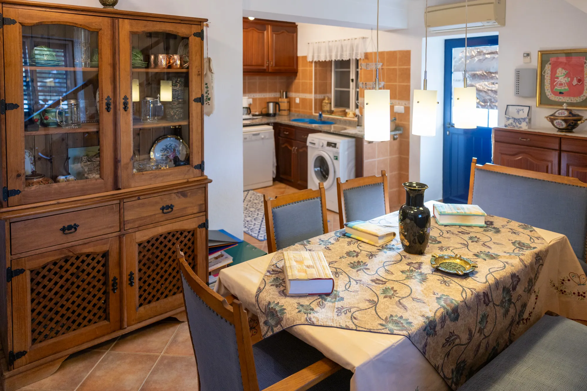 Sala de jantar e cozinha